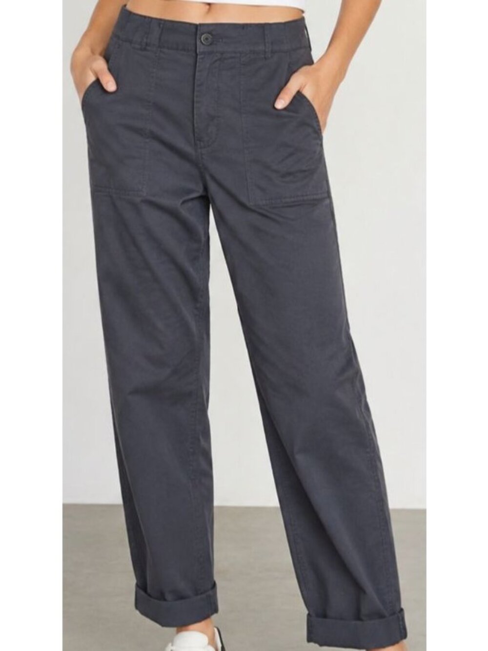 Athleta Gray women Relaxed Fit Casual Pants Size Small Recycled Nylon Blend